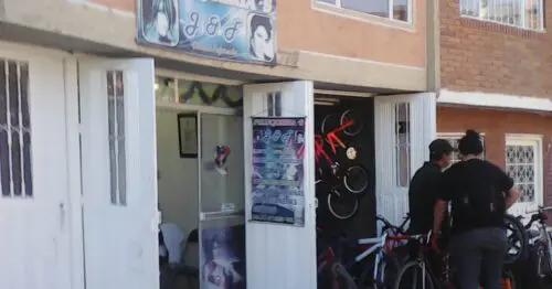 PELUQUERIA´S CALLE 16B PELUQUERIA´S CALLE 16B